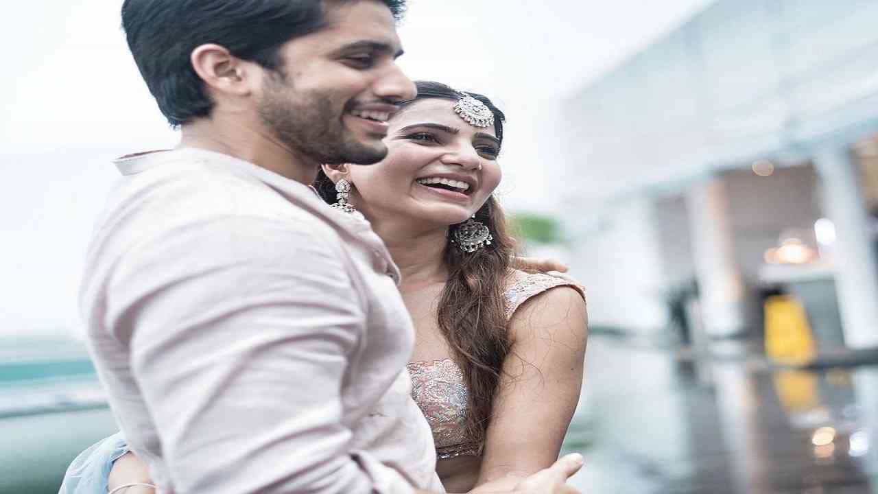 आभिनेत्री समंथा अक्किनेनी (Samantha Akkineni)आणि नागा चैतन्य (Naga Chaitanya) हे दक्षिण चित्रपट विश्वातील आघाडीच्या स्थानावर आहेत. समंथा अक्किनेनी गेल्या काही दिवसांपासून तिच्या वैवाहिक जीवनात आलेल्या वादळामुळे सतत चर्चेत आहे. पण आता या चर्चांना पूर्णविराम मिळाला आहे. समंथा अक्किनेनी आणि तिच्या पतीने सर्व सोशल मीडियावर त्यांच्या विभक्त होण्याची अर्थात घटस्फोटाची बातमी देऊन त्यांच्या चाहत्यांना धक्का दिला आहे.