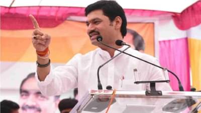 स्वतःची किंमत वाढवण्यासाठी अजित पवारांवर टीका; धनंजय मुंडेंचा पडळकरांना टोला