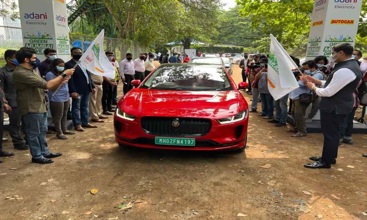 प्रदूषण कमी करण्यासाठी इलेक्ट्रिक वाहनांचा वापर वाढवा; Electric Car रॅलीत आदित्य ठाकरेंचं आवाहन