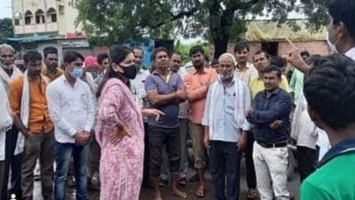 अतिवृष्टीचा शेतकऱ्यांना फटका; आमदार नमिता मुंदडांचं धनंजय मुंडेवर टीकास्त्र