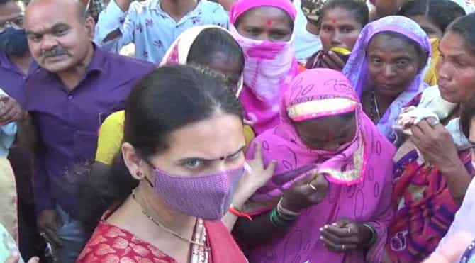 गुलाबी चक्रीवादळाचा नाशिकला तडाखा, भारती पवारांचा पाटलांवर निशाणा