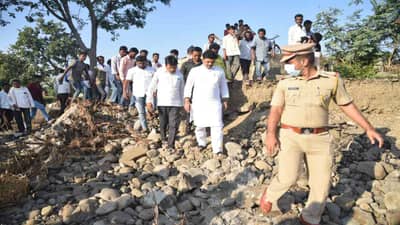 निसर्ग कोपला असला तरीही, कुणाचाही घर-संसार उघड्यावर येऊ देणार नाही, धनंजय मुंडेंची ग्वाही