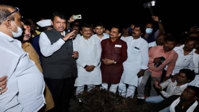 आमच्या काळात जे विमा कंपन्यांचे ऑफिस फोडत होते ते आता सत्तेत, फडणवीसांची ठाकरेंवर टीका