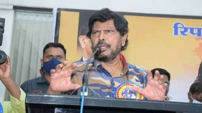 शिवसेना बॅक टू पव्हेलियन येऊ शकते; रामदास आठवलेंचं मोठं विधान