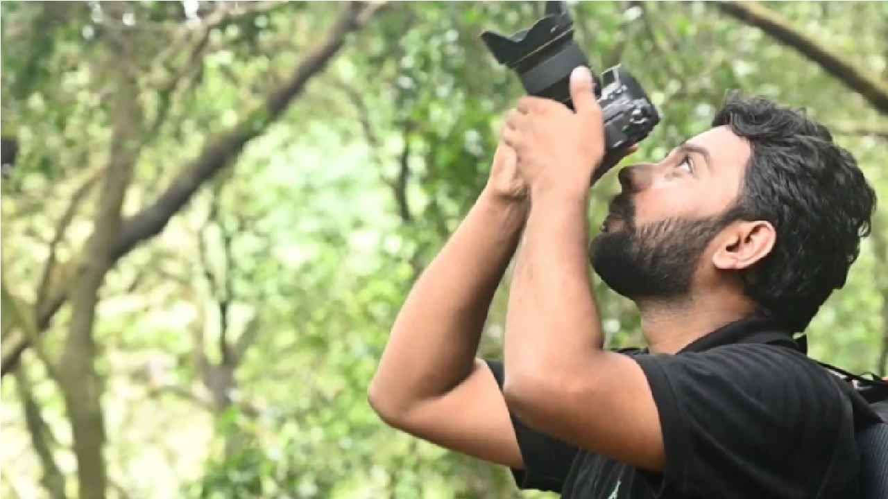 मुंबईच्या जेजे स्कूल ऑफ आर्ट्समधून प्रतीकने फोटोग्राफीचं प्रशिक्षण घेतलं. यानंतर तोही स्वतंत्रपणे वाईल्डलाईफ फोटोग्राफी करु लागला. 