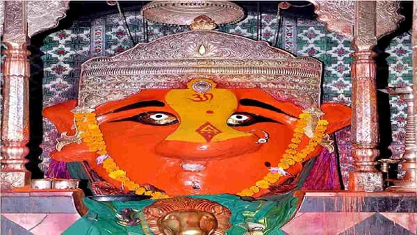 आई रेणुकेचा माहूर गड सज्ज, गुरुवारी पहाटे पाच वाजेपासून प्रवेश, भाविकांची ने-आण करण्यासाठी 80 बसेस