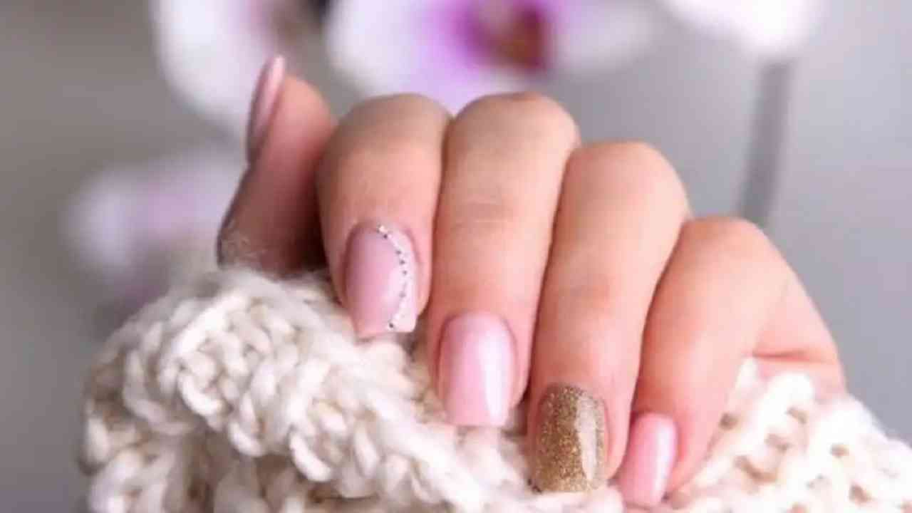 Nail care मजबूत आणि सुंदर नखे मिळवण्यासाठी 'या' टिप्स फॉलो करा