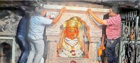 उत्तर महाराष्ट्राचे आराध्य दैवत असणाऱ्या चांदवडच्या रेणुका मातेचा यात्रोत्सव रद्द