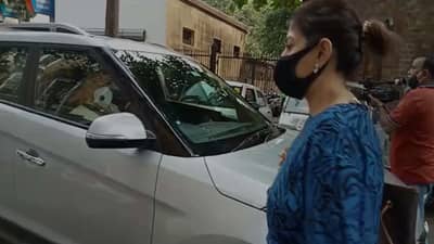 शाहरुखची सेक्रेटरी आर्यनच्या भेटीला, नेमकी काय चर्चा झाली?