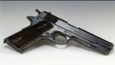 दोघा पोलिसांची थेट न्यायाधीशांना मारहाण, पिस्तुलही ताणले, भर कोर्टात हलकल्लोळ