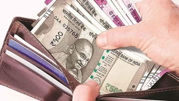 Astro Tips to Get Out of Debt | वाढत्या कर्जाने हैराण झाले आहात ? मग शास्त्रात सांगितलेले काही उपाय करून पाहा