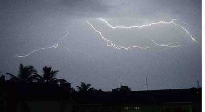 Weather Alert : भर दुपारी अंधारून आलं.. मराठवाड्यात पुन्हा विजा अन् पावसाचा धिंगाणा,  वाचा कुठे कुठे अलर्ट?