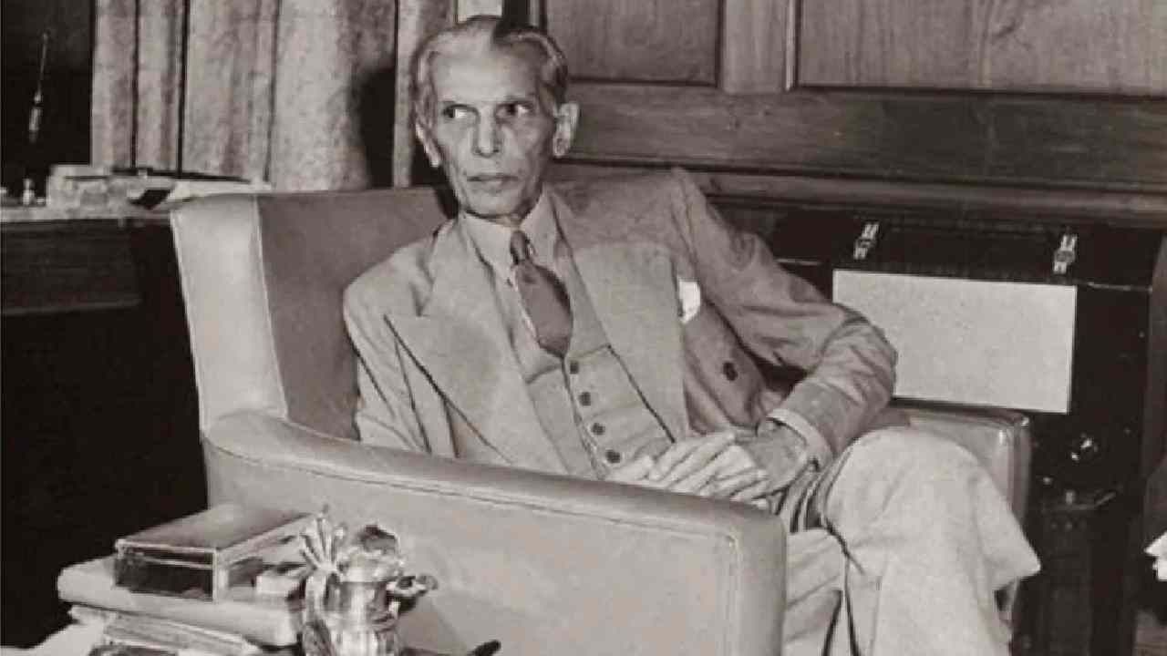 हिंदू कुटुंबात जन्म, पण जातीतून बहिष्कृत केल्यानं मुस्लीम धर्म स्वीकारला, पाकिस्तानचे संस्थापक मोहम्मद अली जिन्नांबद्दल या गोष्टी तुम्हाला माहित आहेत? हिंदू कुटुंबात जन्म, पण जातीतून बहिष्कृत केल्यानं मुस्लीम धर्म स्वीकारला, पाकिस्तानचे संस्थापक मोहम्मद अली जिन्नांबद्दल या गोष्टी तुम्हाला माहित आहेत?