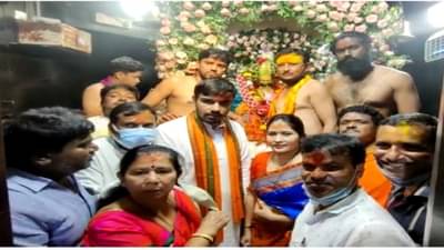 तुषार भोसलेंवर तुळजाभवानी मंदिर संस्थान मेहरबान! तर जिल्हाधिकाऱ्यांचे कारवाईचे आदेश