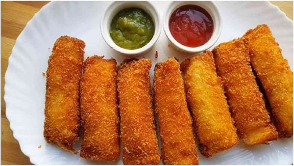 Paneer Roll Recipe : नवरात्रीमध्ये बनवा खमंग पनीर रोल , जाणून घ्या रेसिपी