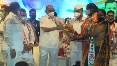 शेट्टी, खोत म्हणतात, ऊसाची एकरकमी द्या, पवार म्हणाले, गुजरातकडे बघा, शेतकऱ्यांचा कसा फायदा झाला?