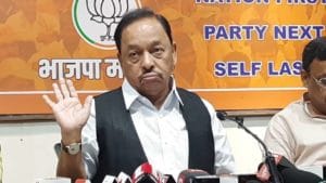 राजकारण आणि प्रोटोकॉलमध्ये उद्धव ठाकरे, ज्योतिरादित्य शिंदेपेक्षा मी सीनियर, निमंत्रण पत्रिकेवर बारीक अक्षरात नाव टाकल्याने राणे नाराज