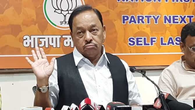 राजकारण आणि प्रोटोकॉलमध्ये उद्धव ठाकरे, ज्योतिरादित्य शिंदेपेक्षा मी सीनियर, निमंत्रण पत्रिकेवर बारीक अक्षरात नाव टाकल्याने राणे नाराज