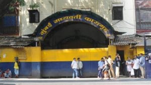 ज्या जेलमध्ये कसाबला ठेवलं, संजय दत्त राहीला, तिथंच आता आर्यन खानची रवानगी, कशी आहे आर्थर रोड जेल?