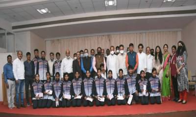 खो-खो खेळाला प्रतिष्ठा आणि लोकप्रियता मिळवून देण्यासाठी प्रयत्न करणार; अजित पवारांची ग्वाही