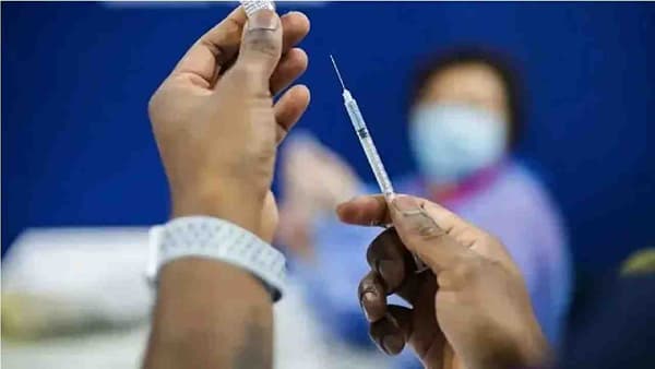 मुंबईत शनिवारी फक्त महिलांसाठी लस, विशेष लसीकरण सत्र राबवले जाणार