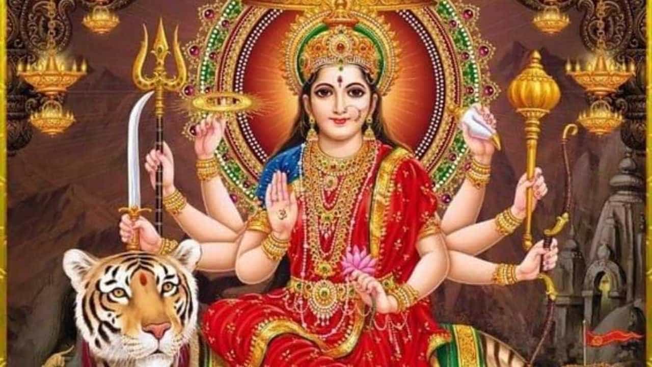 Shardiya Navratri 2021 : महाअष्टमीला दुर्गा देवीला प्रसन्न करायचं असेल तर हे महाउपाय करा, घरात सुख-समृद्धी येईल