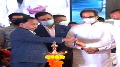 मंचावर येण्यापूर्वी मुख्यमंत्री माझ्या कानात एक शब्द बोलले : नारायण राणे