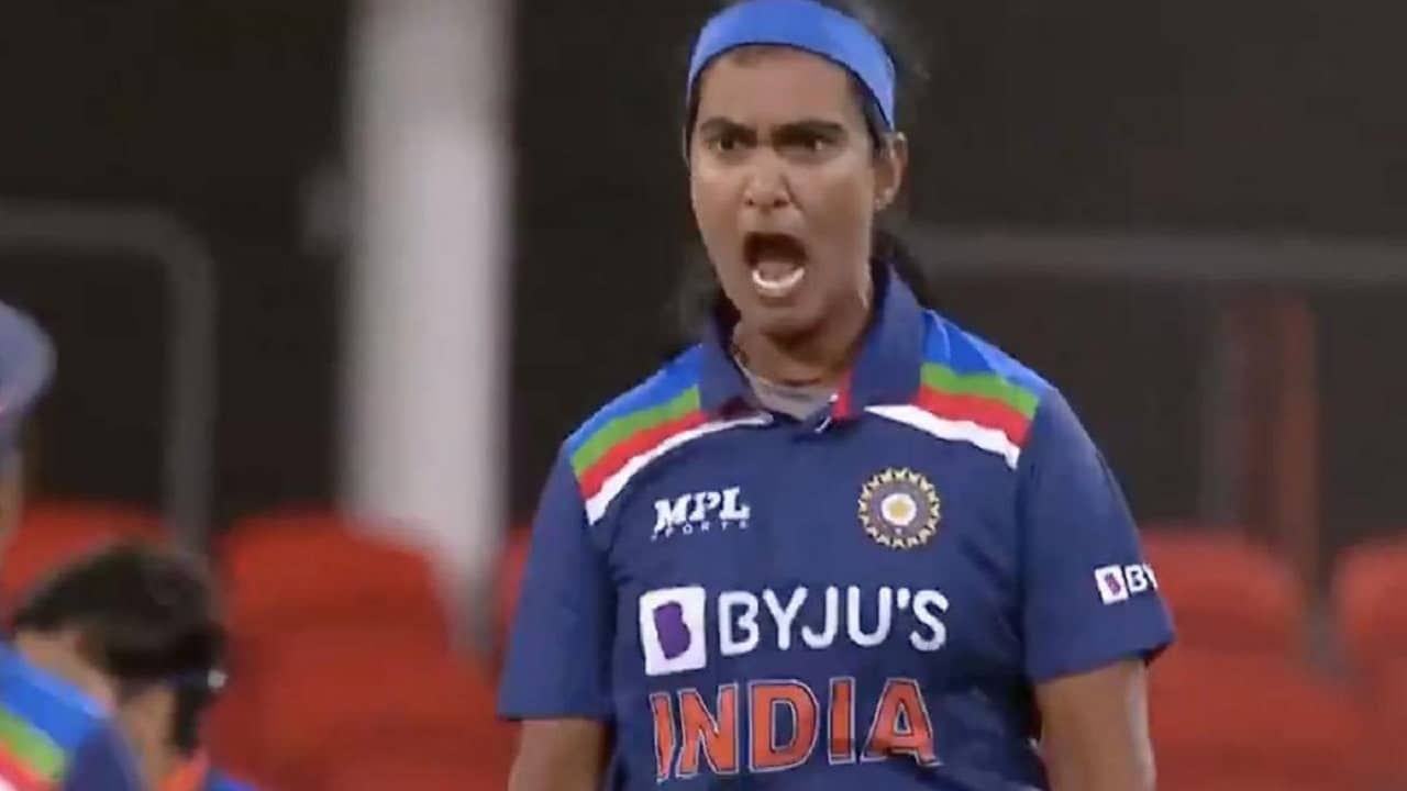 Video: चर्चा IPL ची नाही, ह्या एका बॉलची, महिला क्रिकेटमधला हा आतापर्यंतचा सर्वोत्कृष्ठ बॉल टाकलाय?