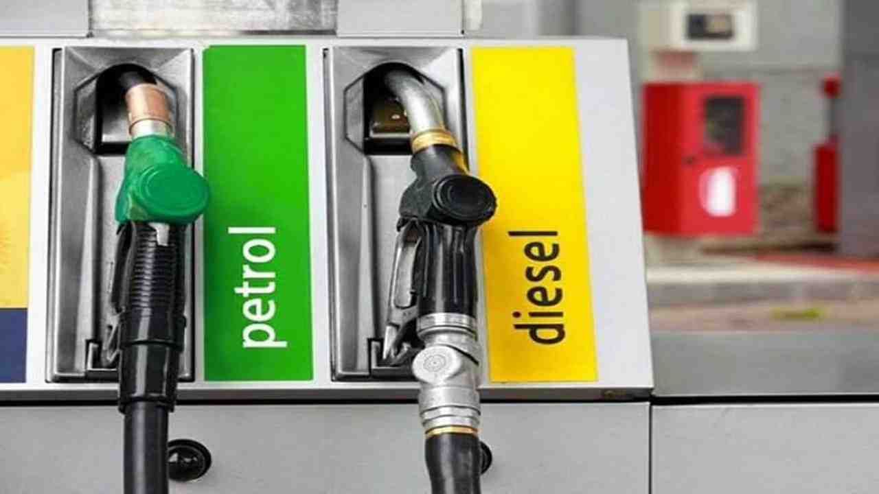 कोरोना काळात पेट्रोल अन् डिझेलच्या किमतीत मोठी वाढ, पेट्रोल 36 रुपयांनी, डिझेल 27 रुपयांनी महाग