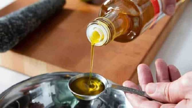 खाद्यतेलाच्या दरात एका वर्षात 40 टक्के वाढ; केंद्र सरकारने घेतला महत्त्वाचा निर्णय