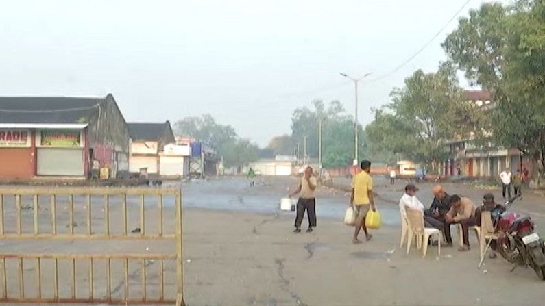 Maharashtra Bandh : नाशिक बाजार समितीमध्ये शुकशुकाट, कोट्यवधींची उलाढाल ठप्प; उद्योग आघाडी, शेतकरी संघटनेचा मात्र विरोध Maharashtra Bandh : नाशिक बाजार समितीमध्ये शुकशुकाट, कोट्यवधींची उलाढाल ठप्प; उद्योग आघाडी, शेतकरी संघटनेचा मात्र विरोध