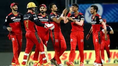 IPL 2021 : एलिमिनेटर सामन्याआधी 2 स्टार खेळाडूंनी सोडली RCB ची साथ, विराटसेना अडचणीत