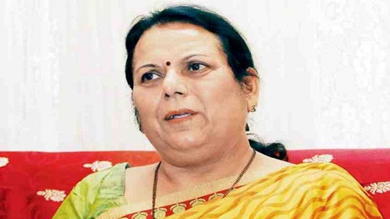 Nashik Corona|नाशिकमध्ये आदिवासी महिलांचे लसीकरण कौतुकास्पद, राज्यभर अंमलबजावणी व्हावी, उपसभापतींची थाप...! Nashik Corona|नाशिकमध्ये आदिवासी महिलांचे लसीकरण कौतुकास्पद, राज्यभर अंमलबजावणी व्हावी, उपसभापतींची थाप...!