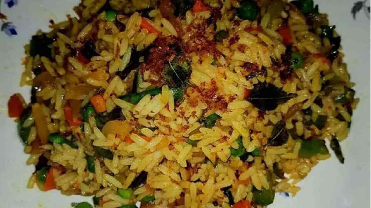 Food : घरचे-घरी तयार करा खास मसाला भात, पाहा रेसिपी!