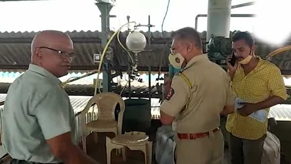 VIDEO: अंबरनाथमध्ये गॅस गळती, 18 ते 20 जण गुदमरले; उल्हासनगरच्या रुग्णालयात दाखल
