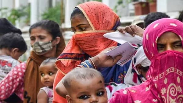 प्रत्येक भारतीयाला वैद्यकीय विमा मिळणार, सरकारकडून 40 कोटी लोकांसाठी PMJAY सारख्या योजनेची तयारी