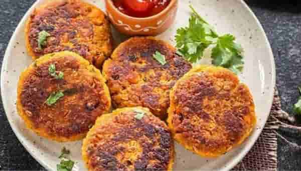 Arbi Ki Tikki Recipe : संध्याकाळच्या नाश्त्यासाठी स्वादिष्ट अरबी टिक्की बनवा, पाहा खास रेसिपी!