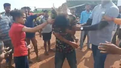 परप्रांतीय कामगारांनी शाळकरी मुलींची छेड काढली, मुलींकडून चपलांचा प्रसाद, सिंधुदुर्गातील प्रकार