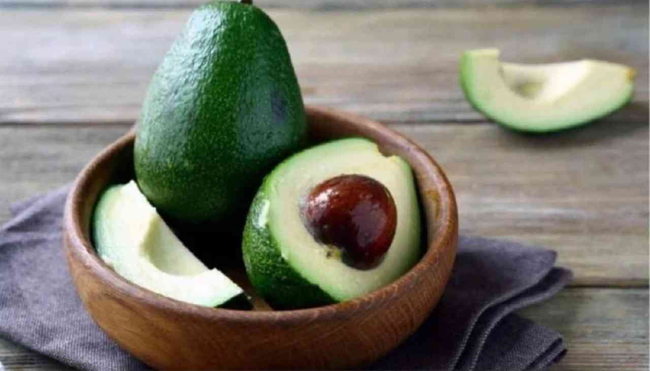 Avocado Benefits : सौंदर्याशिवाय आरोग्यासाठीही अ‍ॅवकाडो फायदेशीर, जाणून घ्या त्याचे फायदे!