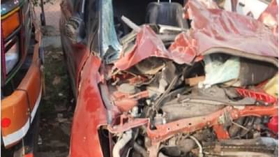 नाशिकमध्ये भीषण अपघात, कारची उभ्या ट्रकला धडक; दोन मॅनेजरसह मार्केटिंग प्रतिनिधी जागीच ठार