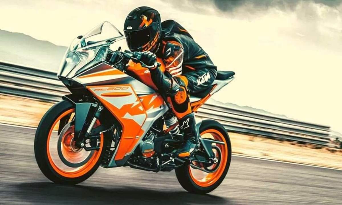ऑल न्यू 2022 KTM RC 200 मोटारसायकल भारतात लाँच, जाणून घ्या नव्या बाईकची खासियत आणि किंमत