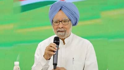 माजी पंतप्रधान मनमोहन सिंग यांची प्रकृती स्थिर, श्वास घेण्यास त्रास होत असल्यानं एम्समध्ये दाखल