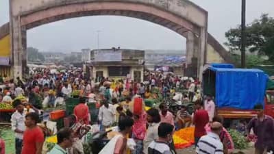 दसरा सण मोठा...! झेंडूला सोन्याचा भाव, कल्याण फुलबाजारात खरेदीसाठी प्रचंड गर्दी