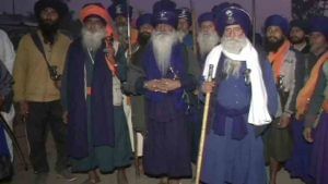 Nihang Sikh : सिंघू सीमेवर तरुणाचे हात कापल्यानं निहंग शीख चर्चेत,  मुघलांसह अफगाणी फौजांना अडवणारा समुदाय वादात का?