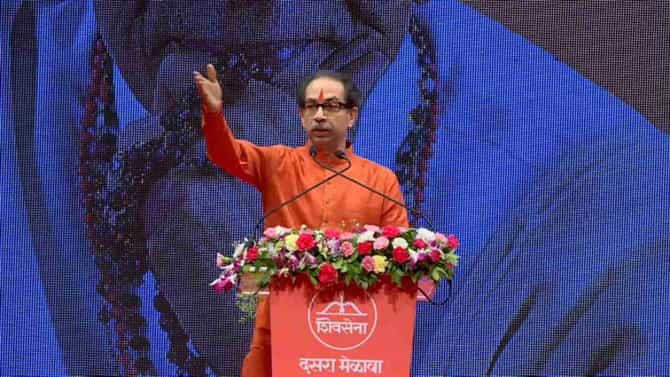 मायचा पूत जन्माला आलेला नाही, तिथल्या तिथं ठेचू, उद्धव ठाकरेंचा दसरा मेळाव्यात थेट इशारा
