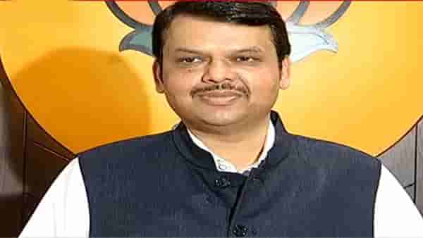 ठाकरे म्हणाले मला मुख्यमंत्री व्हायचं नव्हतं, फडणवीस म्हणतात मग रावते, राणे, राज ठाकरेंचं काय केलं?