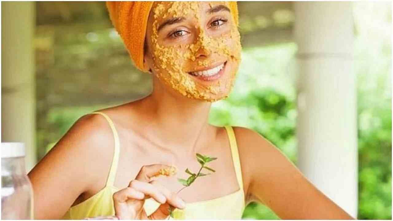 Skin Care Tips : त्वचेचा तेलकटपणा दूर करण्यासाठी घरच्या घरी बनवा फेस पॅक, चेहरा होईल तजेलदार