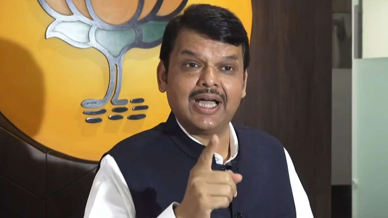 VIDEO: मोदींकडून एजन्सींचा गैरवापर नाहीच, तर तुमचं अर्ध मंत्रिमंडळ तुरुंगात असतं; फडणवीसांचा हल्लाबोल VIDEO: मोदींकडून एजन्सींचा गैरवापर नाहीच, तर तुमचं अर्ध मंत्रिमंडळ तुरुंगात असतं; फडणवीसांचा हल्लाबोल