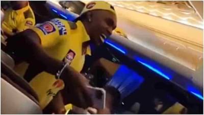 IPL 2021: चालत्या बसमध्ये ब्राव्होचा धमाल डान्स, शार्दूलच्या बर्थ-डे पार्टीत धोनीची मस्ती, ऑस्ट्रेलियापासून ते वेस्ट इंडिजपर्यंत CSK ची हवा