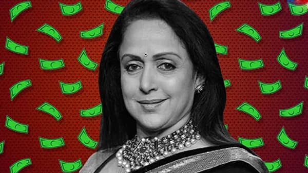 बॉलिवूडची ड्रीम गर्ल हेमा मालिनी (Hema Malini) यांनी इंडस्ट्रीमध्ये वेगळी ओळख निर्माण केली आहे. बॉलिवूडमध्ये आपला ठसा उमटवल्यानंतर हेमा मालिनी आता राजकारणात सक्रिय झाल्या आहेत. त्या सध्या मथुरेच्या खासदार आहेत. त्यांनी बॉलिवूडमध्ये आपल्या अभिनयाने स्वतःचे हक्काचे स्थान मिळवले होते. आज (16 ऑक्टोबर) त्या आपला 72वा वाढदिवस साजरा करत आहे. त्यांच्या वाढदिवसानिमित्त, आम्ही तुम्हाला त्यांच्या संपत्तीबद्दल सांगणार आहोत...